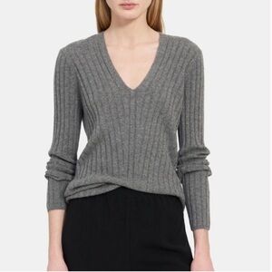 Theory women’s V Neck Pullover in Ribbed Cashmere gray size P/TP $325